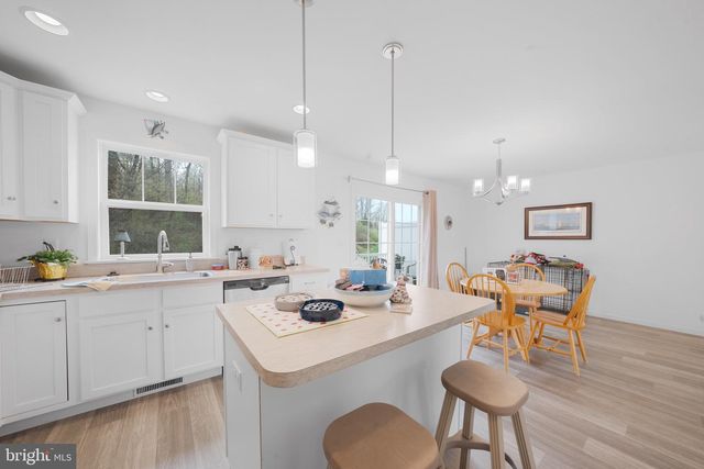 400 SMOKERING DR, Robesonia, PA 19551