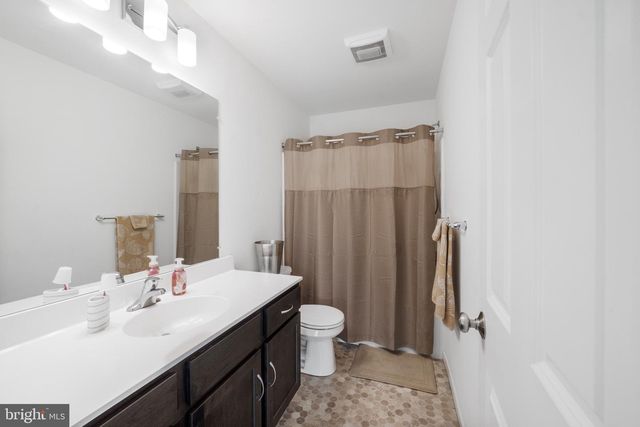 400 SMOKERING DR, Robesonia, PA 19551