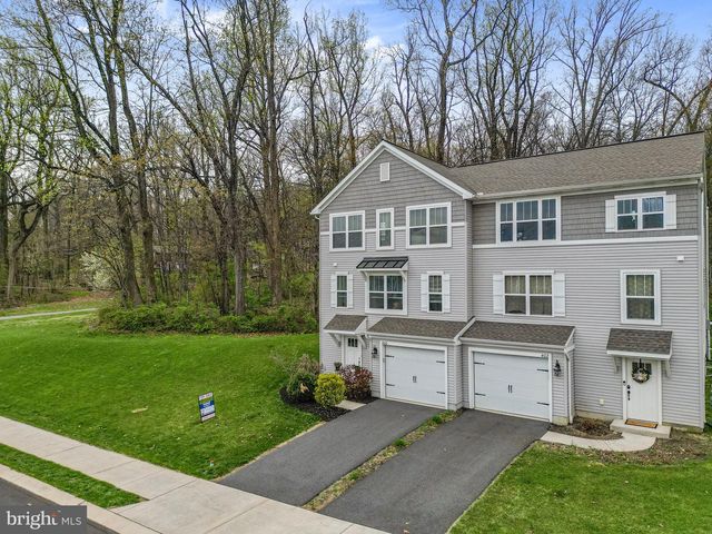 400 SMOKERING DR, Robesonia, PA 19551