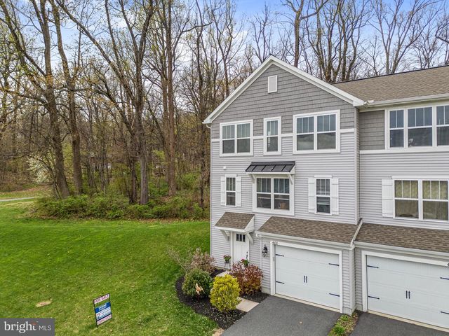 400 SMOKERING DR, Robesonia, PA 19551
