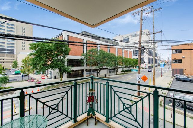 196 S Grant Avenue, 203, Columbus, OH 43215