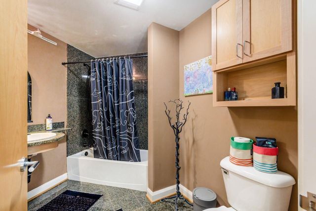 196 S Grant Avenue, 203, Columbus, OH 43215