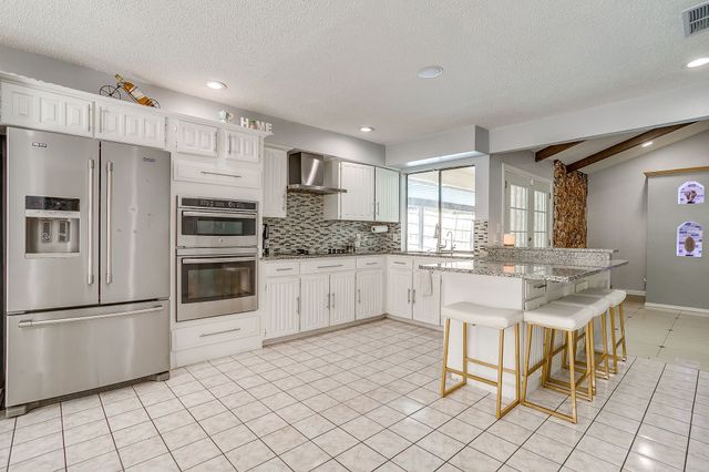 2421 Parkside Drive, Grand Prairie, TX 75052