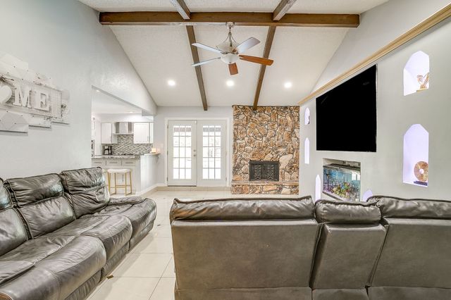 2421 Parkside Drive, Grand Prairie, TX 75052