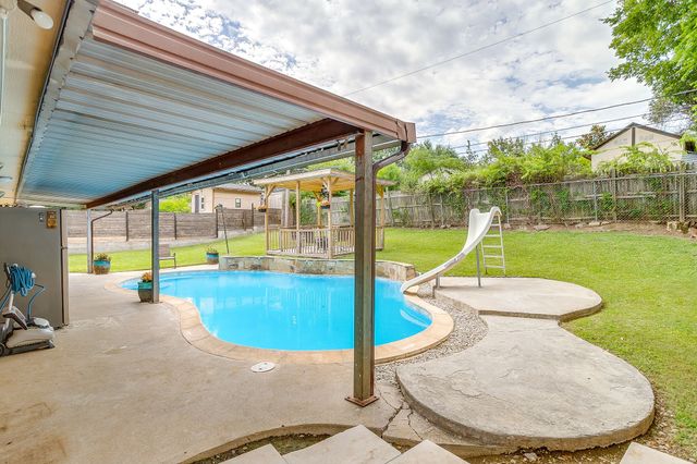 2421 Parkside Drive, Grand Prairie, TX 75052
