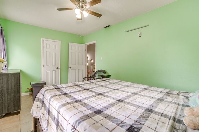 2421 Parkside Drive, Grand Prairie, TX 75052