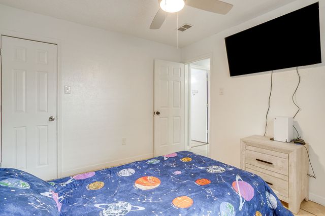 2421 Parkside Drive, Grand Prairie, TX 75052