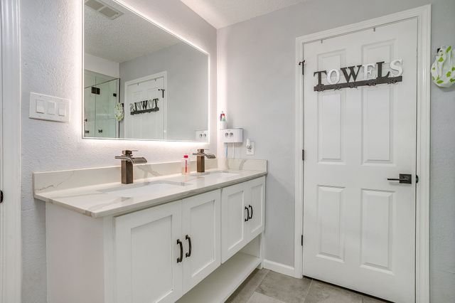 2421 Parkside Drive, Grand Prairie, TX 75052