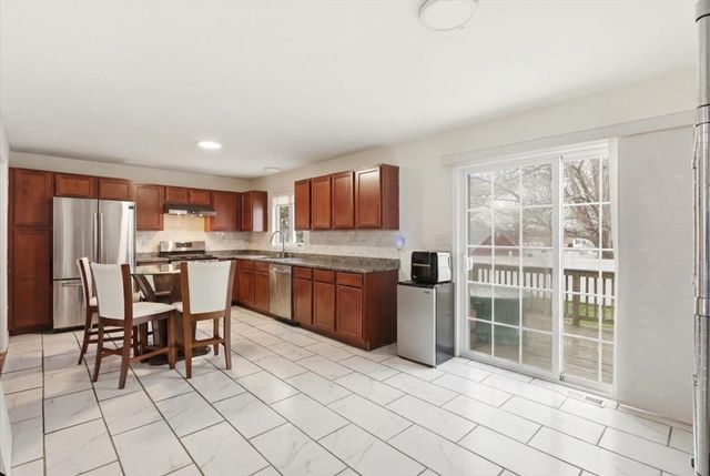 238 Sterling St, Fall River, MA 02721