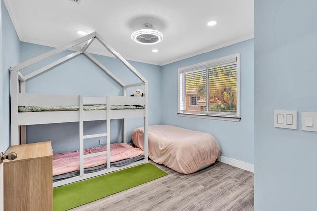 11251 Lakeview Drive 21-f, Coral Springs, FL 33071