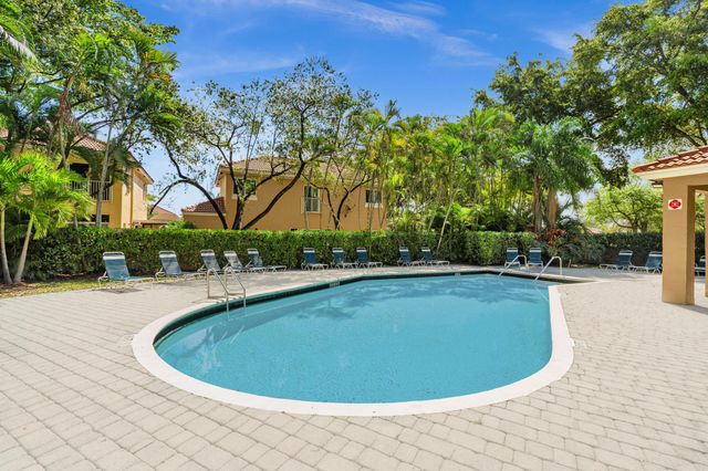 11251 Lakeview Drive 21-f, Coral Springs, FL 33071