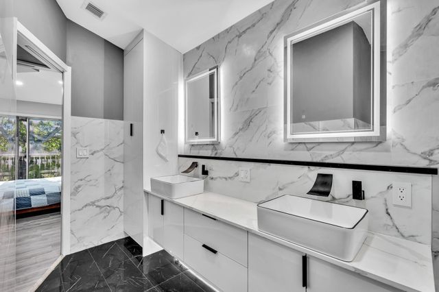 11251 Lakeview Drive 21-f, Coral Springs, FL 33071