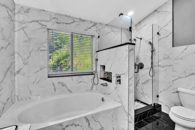 11251 Lakeview Drive 21-f, Coral Springs, FL 33071