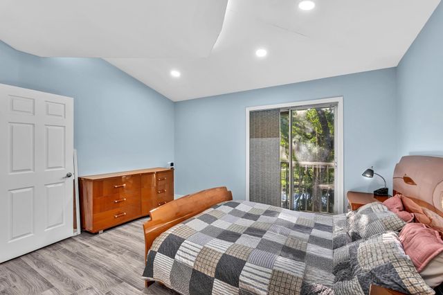 11251 Lakeview Drive 21-f, Coral Springs, FL 33071
