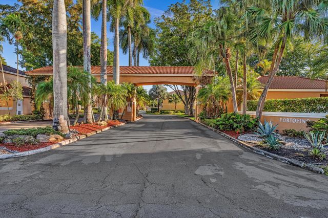 11251 Lakeview Drive 21-f, Coral Springs, FL 33071