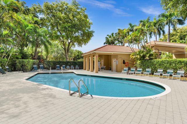 11251 Lakeview Drive 21-f, Coral Springs, FL 33071