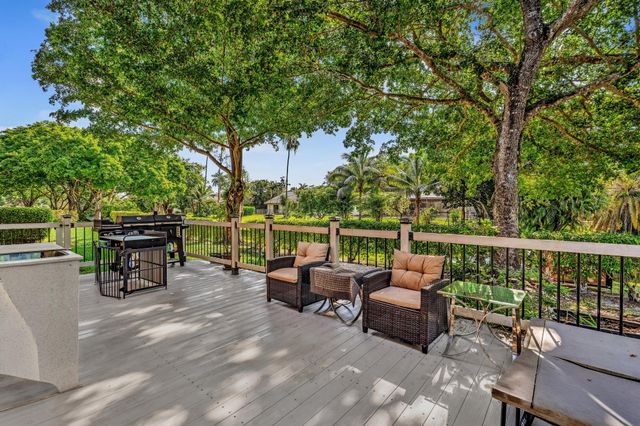 11251 Lakeview Drive 21-f, Coral Springs, FL 33071