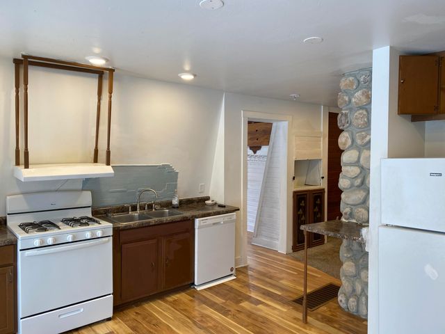 6859 Clover Road, Lakewood Club Vllg, MI 49457