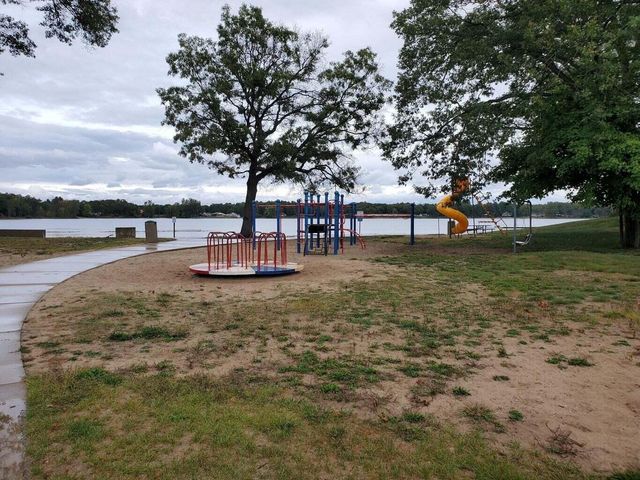 6859 Clover Road, Lakewood Club Vllg, MI 49457