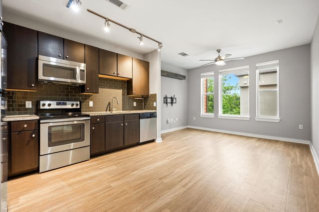 1900 Barton Springs RD 5015, Austin, TX 78704