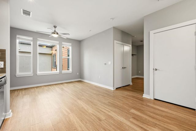 1900 Barton Springs RD 5015, Austin, TX 78704