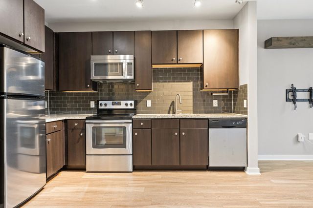 1900 Barton Springs RD 5015, Austin, TX 78704
