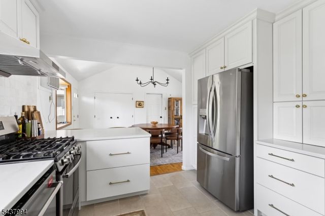 329 Maplewood Ave, Kenilworth Boro, NJ 07033