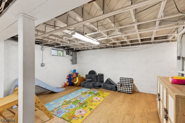 329 Maplewood Ave, Kenilworth Boro, NJ 07033