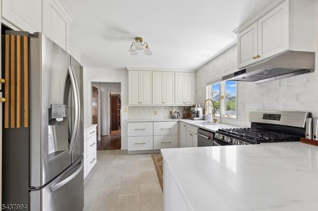 329 Maplewood Ave, Kenilworth Boro, NJ 07033