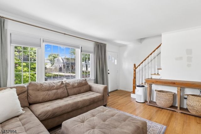 329 Maplewood Ave, Kenilworth Boro, NJ 07033