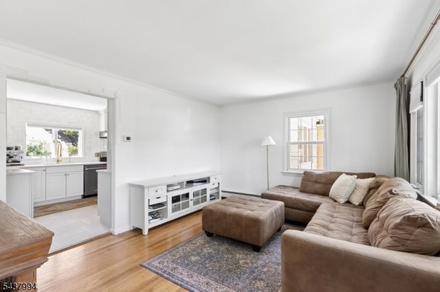 329 Maplewood Ave, Kenilworth Boro, NJ 07033