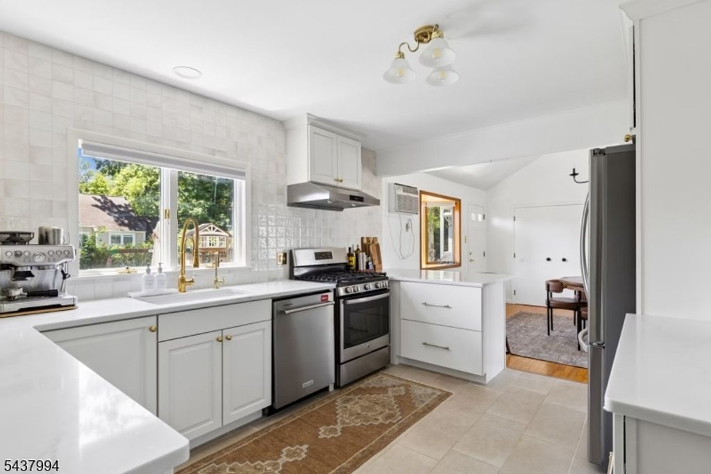 329 Maplewood Ave, Kenilworth Boro, NJ 07033