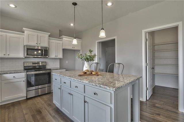 2275 W Elm Terrace, Olathe, KS 66061