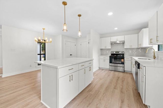 4076 OAK ROAD RD, Bartlett, TN 38135