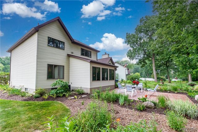 299 Deerwood Lane, Grand Island, NY 14072