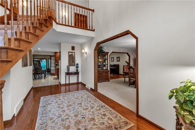 299 Deerwood Lane, Grand Island, NY 14072
