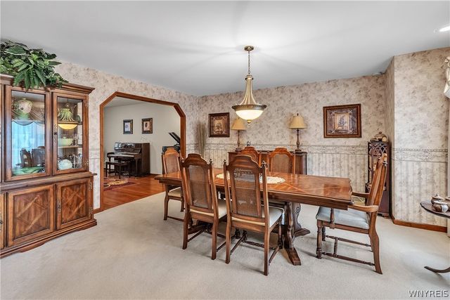 299 Deerwood Lane, Grand Island, NY 14072