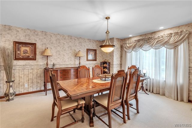 299 Deerwood Lane, Grand Island, NY 14072