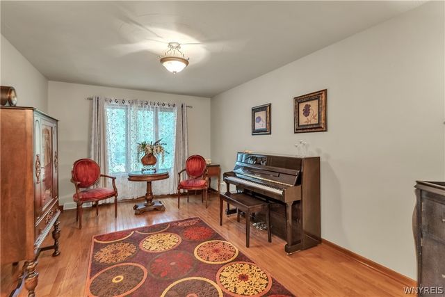299 Deerwood Lane, Grand Island, NY 14072