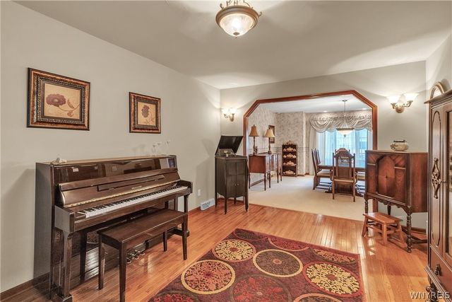299 Deerwood Lane, Grand Island, NY 14072