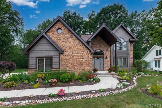 299 Deerwood Lane, Grand Island, NY 14072