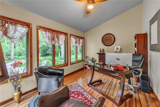 299 Deerwood Lane, Grand Island, NY 14072