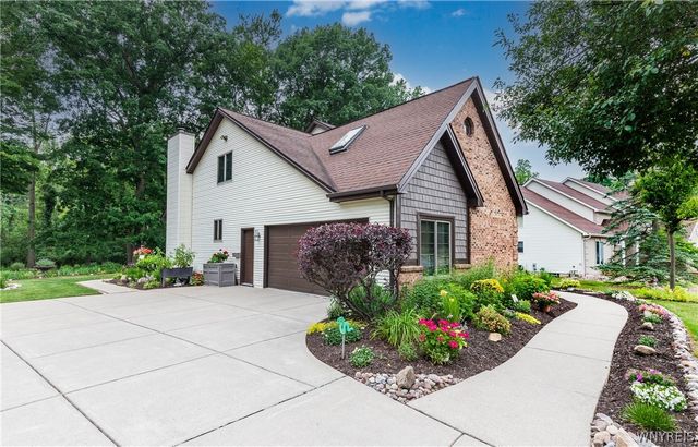 299 Deerwood Lane, Grand Island, NY 14072