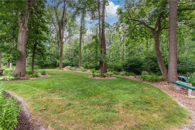 299 Deerwood Lane, Grand Island, NY 14072