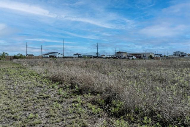 256 Bianca CIR, Del Valle, TX 78617