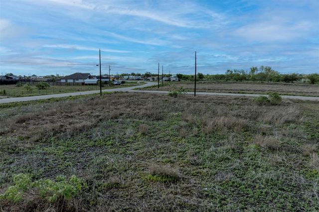 256 Bianca CIR, Del Valle, TX 78617