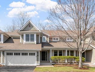42 Seven Springs Ln C, Burlington, MA 01803
