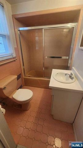 366 Kingsland Avenue 2, Lyndhurst, NJ 07071