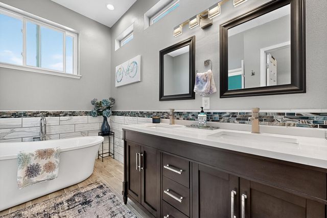 7413 Target Lane NW, Albuquerque, NM 87120