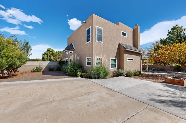 7413 Target Lane NW, Albuquerque, NM 87120